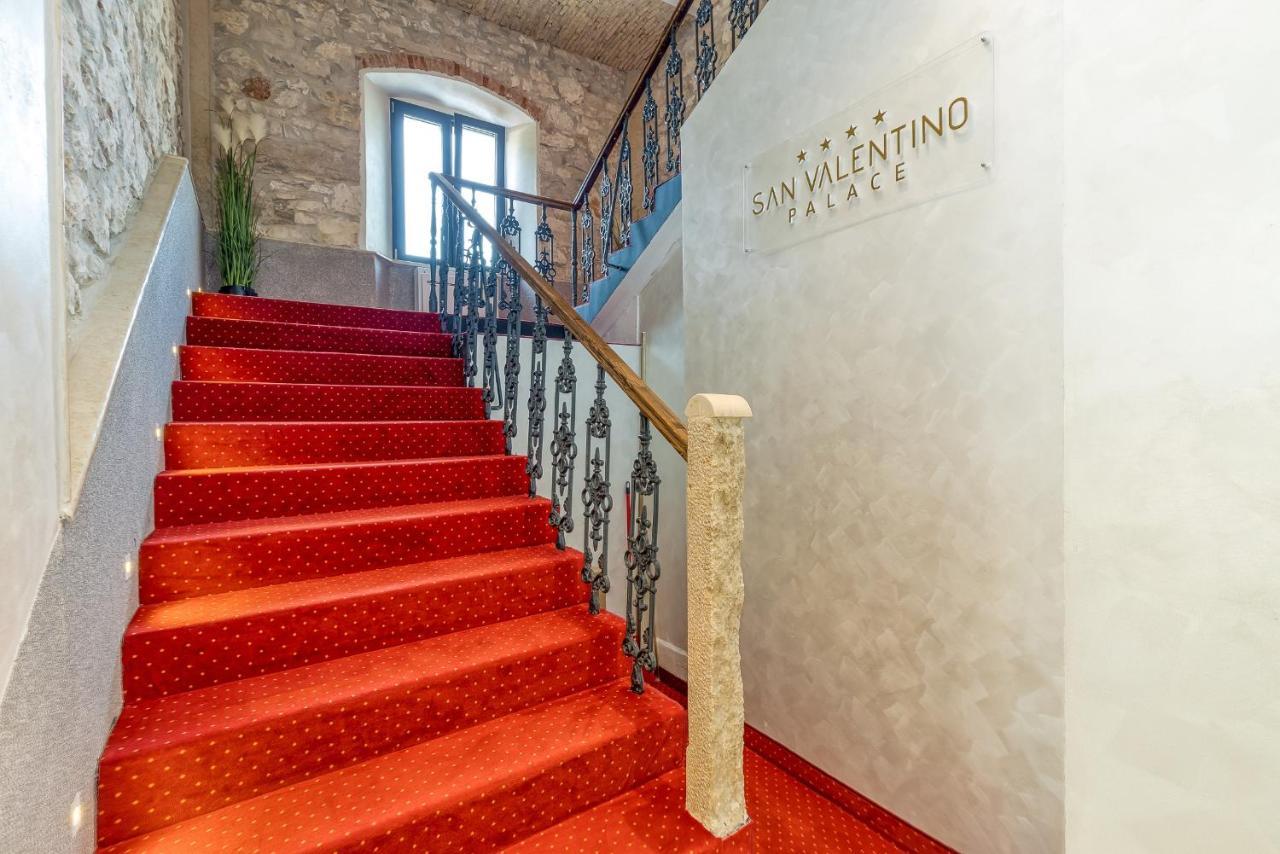 אפרטהוטל אומאג San Valentino Palace מראה חיצוני תמונה